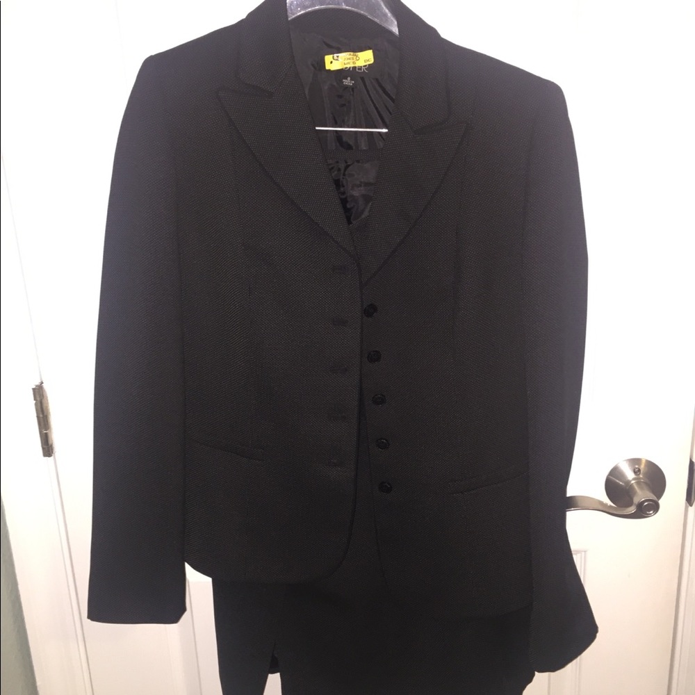 Kasper blazer & skirt suit